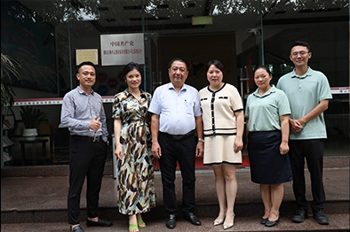 Group photo of paken hotel furniture customers